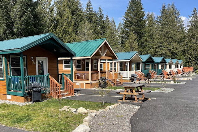 The Packwood Lodge & Cabins Hotel