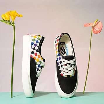 VLT PRIDE PACK של VAULT BY VANS