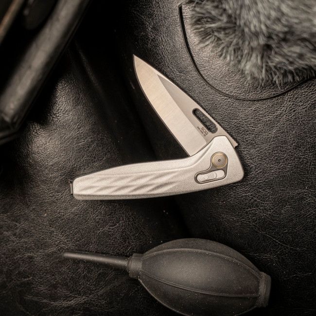 ゼロジュアリーシェード　INOKURO One-Zero XR - Silver + Satin | Daily Carry Folding Knife