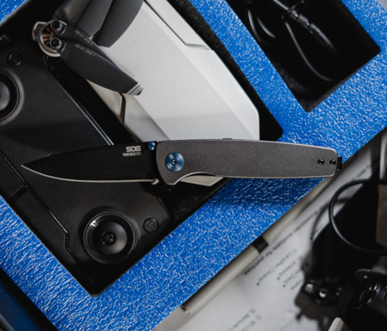 Twitch III - Gray | Assisted Opening Daily Carry Knife