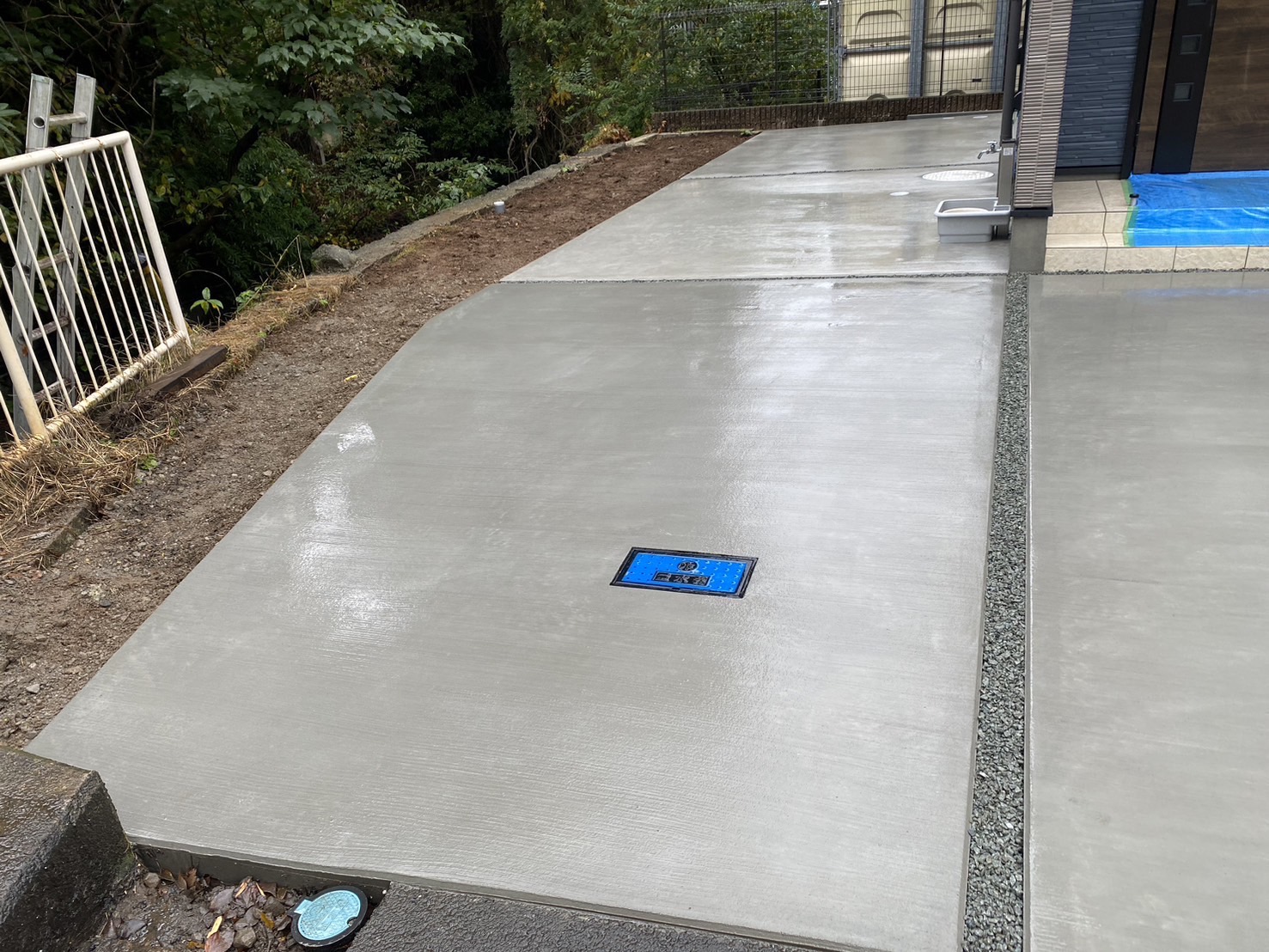 熱海市 【デッキ前までつながる土間コンクリート仕上げ】 thumbnail 1