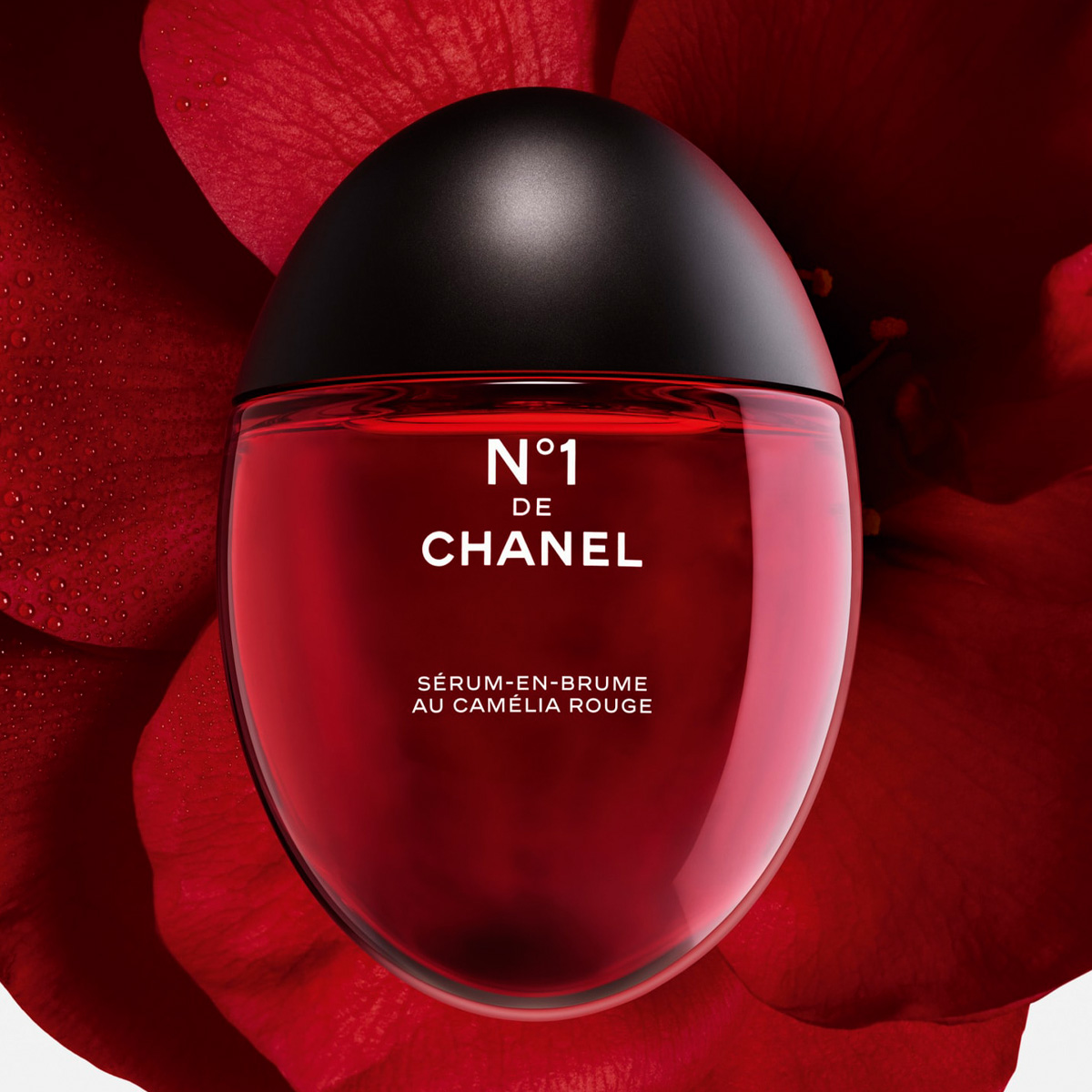 Glow on the go with the new N°1 De Chanel facial mist