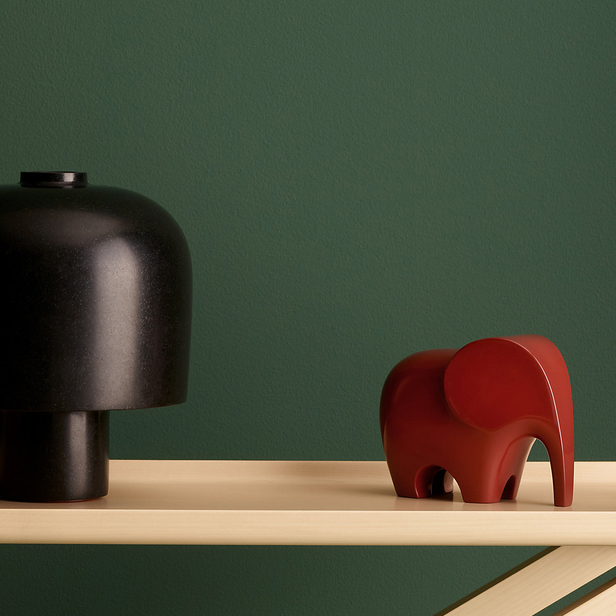 Elevate the workspace with Hermès’ Lao paperweight