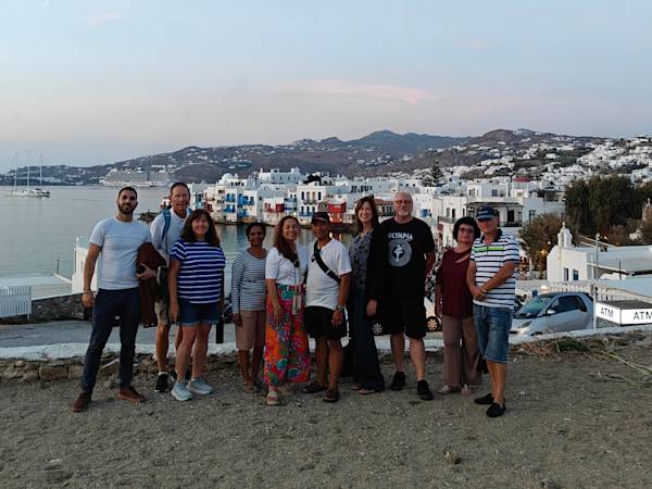 Dimos on tour