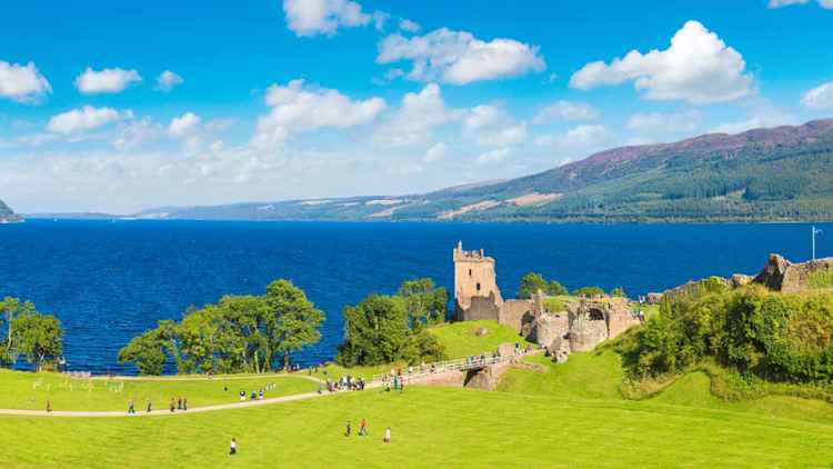 Loch Ness - Whisky Distillery - Glencoe - Scottish Highlands