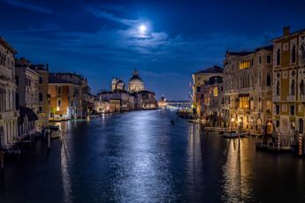 Venice-by-Night-explore-like-locals-venice