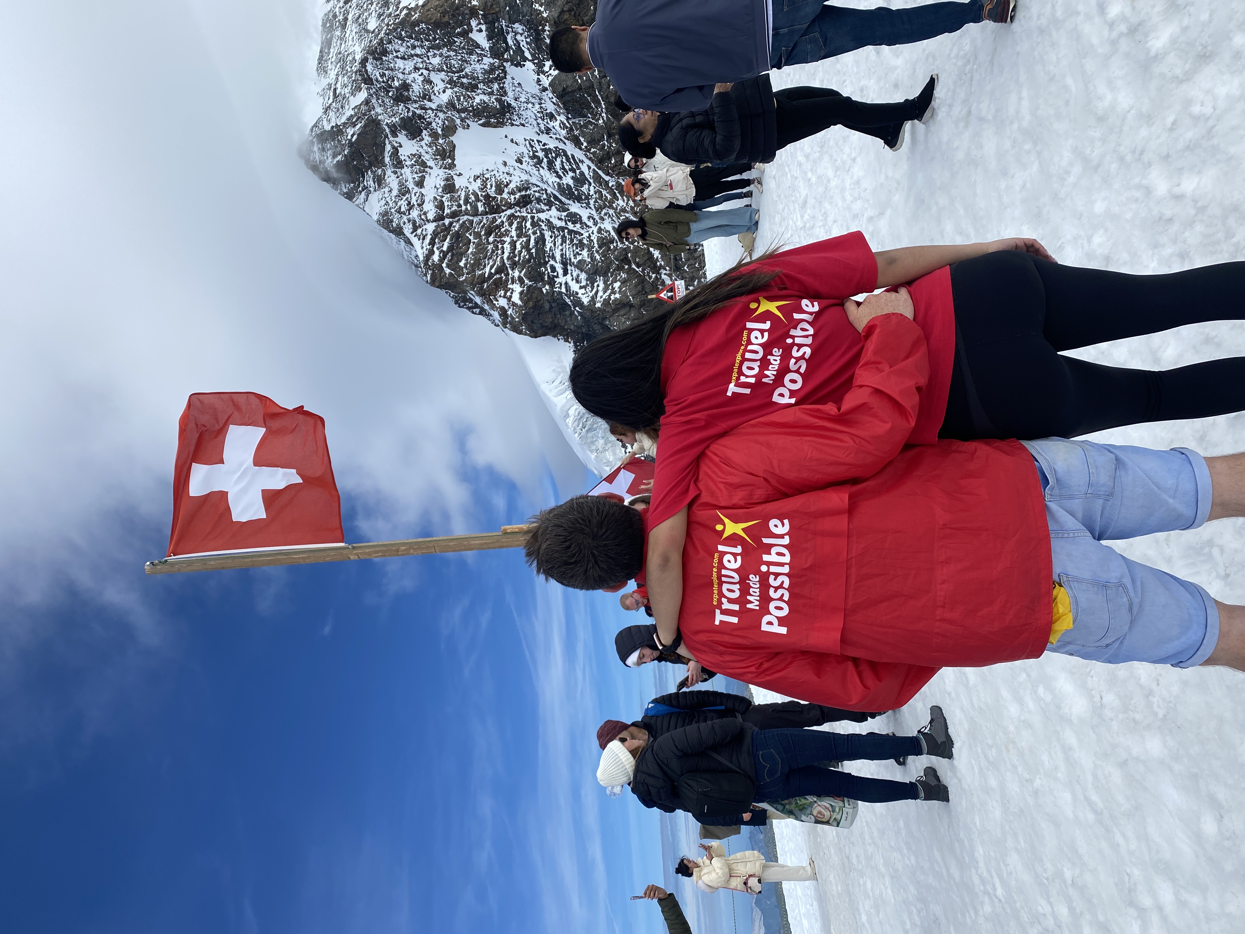 expat-explore-tour-leaders-on-jungfraujoch-instagram-travelingdepression