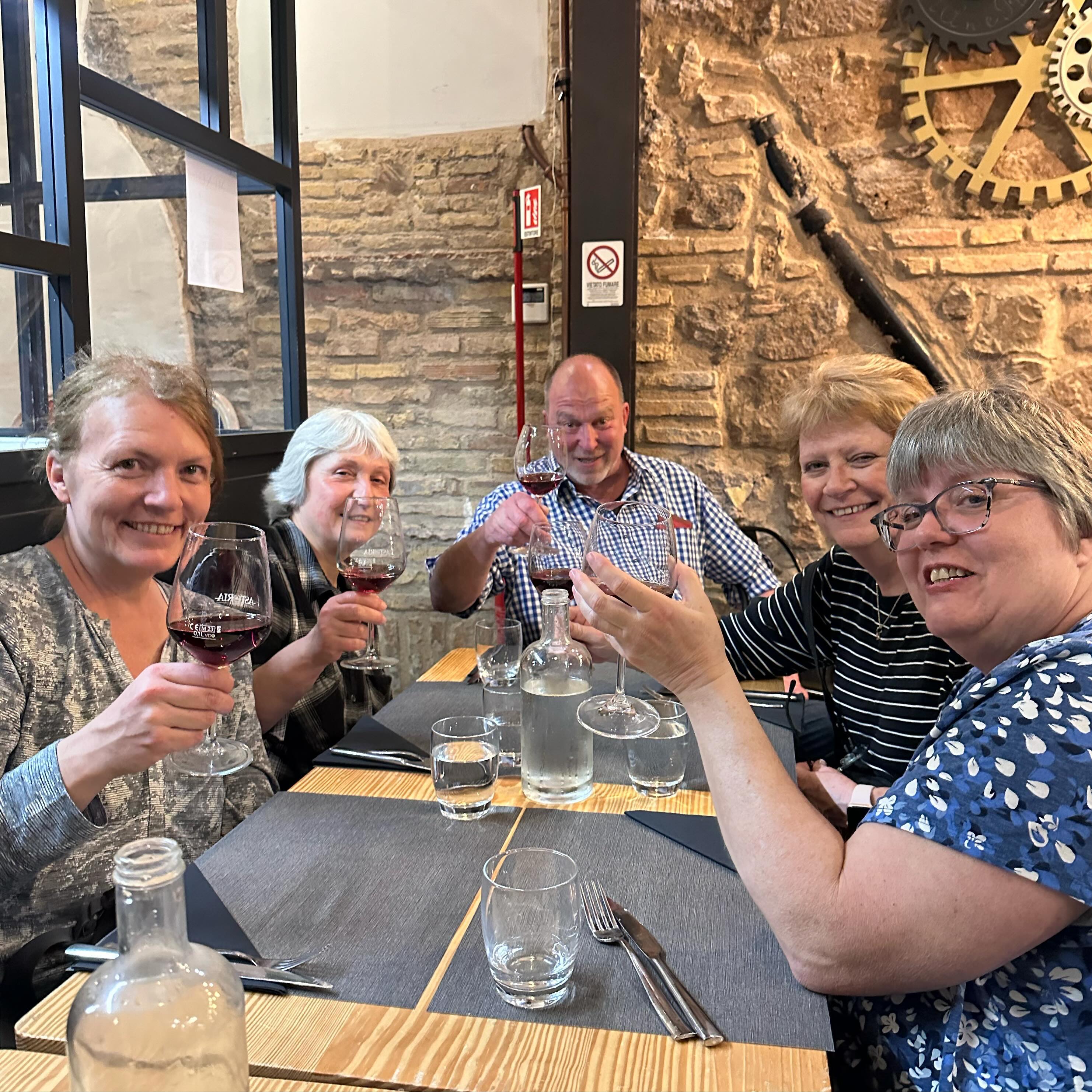 romeingwithsteph-stephanie-weber-tour-leader-travel-tips-restaurant