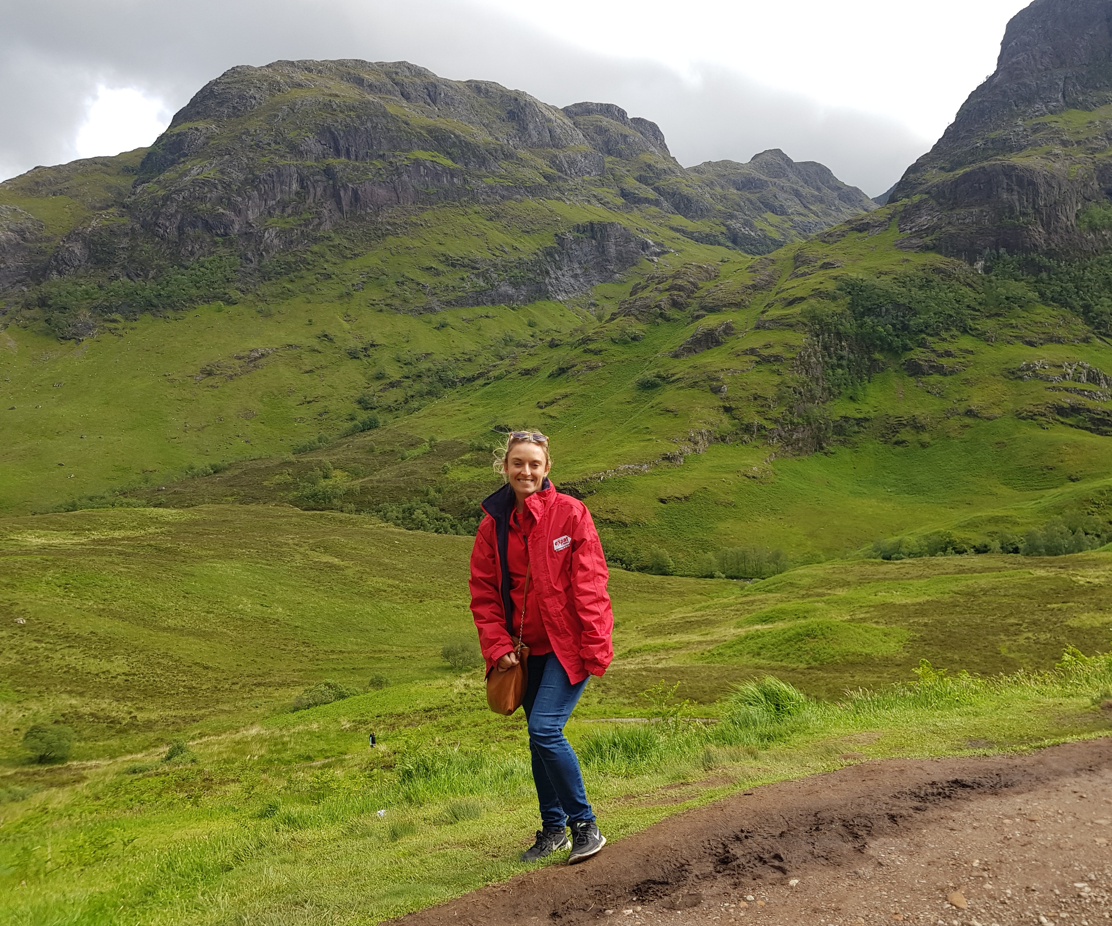 expat-explore-tour-leader-laura-in-glencoe