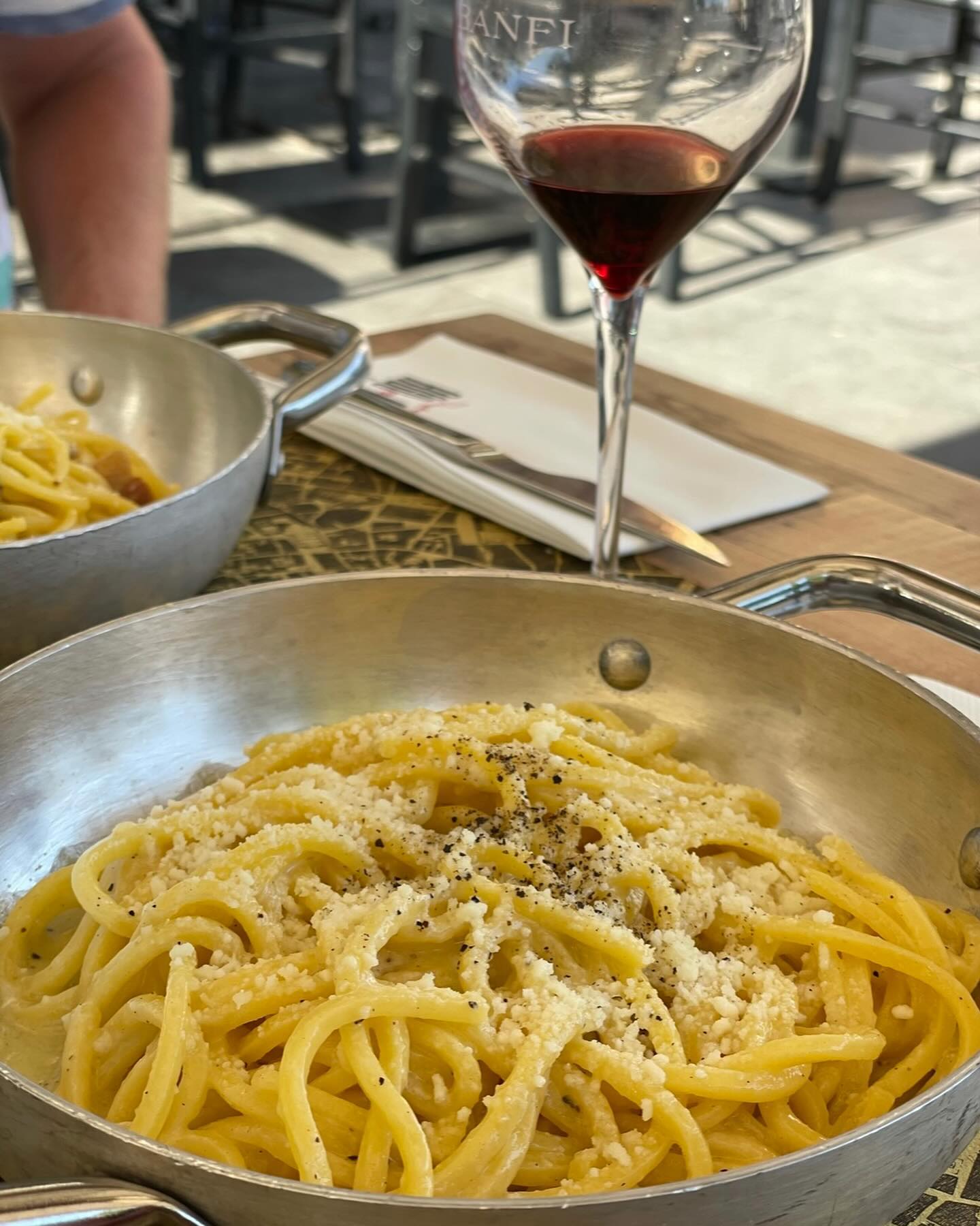 romeingwithsteph-stephanie-weber-tour-leader-travel-tips-pasta-wine