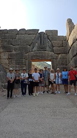 Dimos on tour