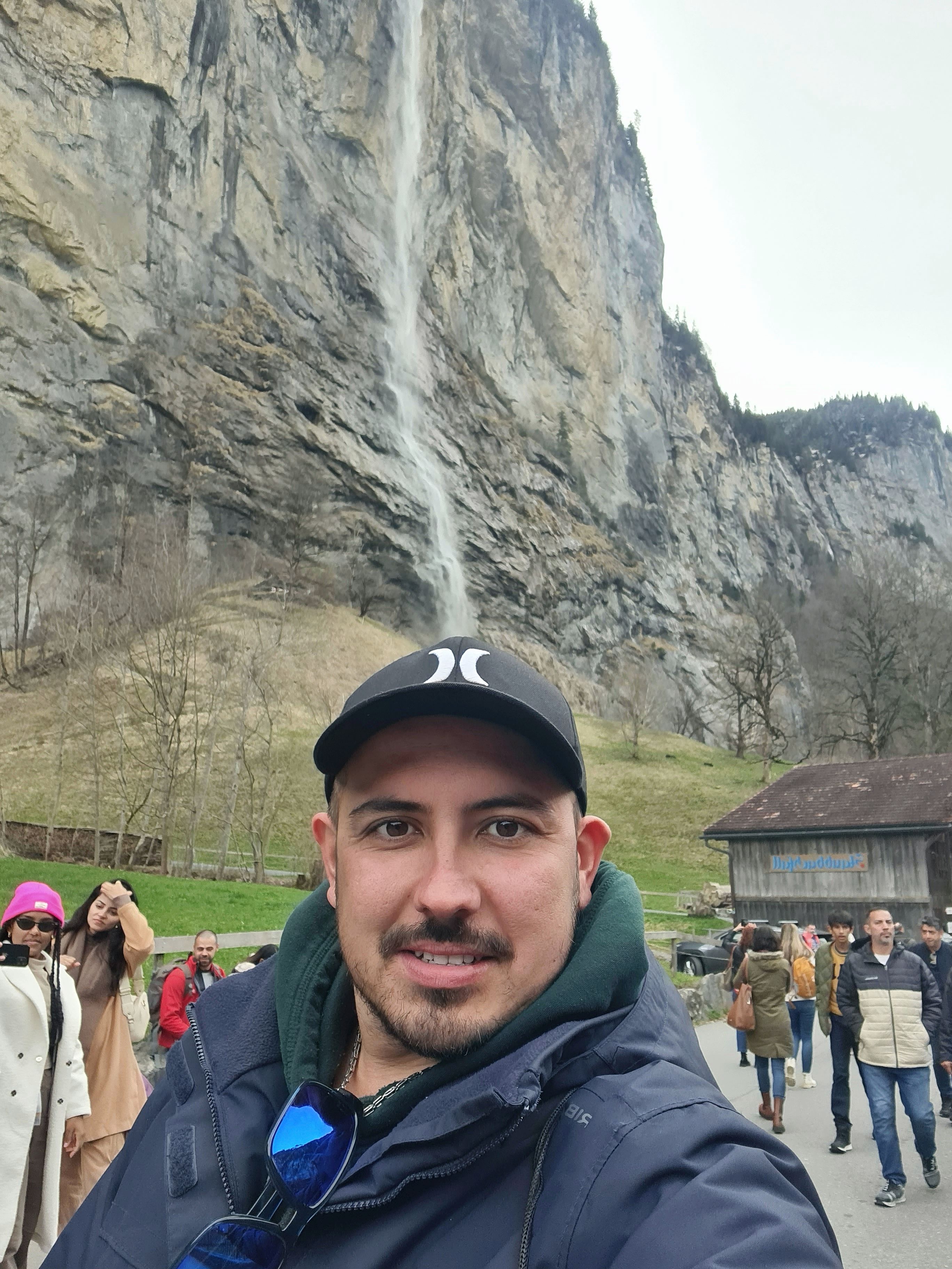 expat-explore-tour-leader-alessandro-lauterbrunnen