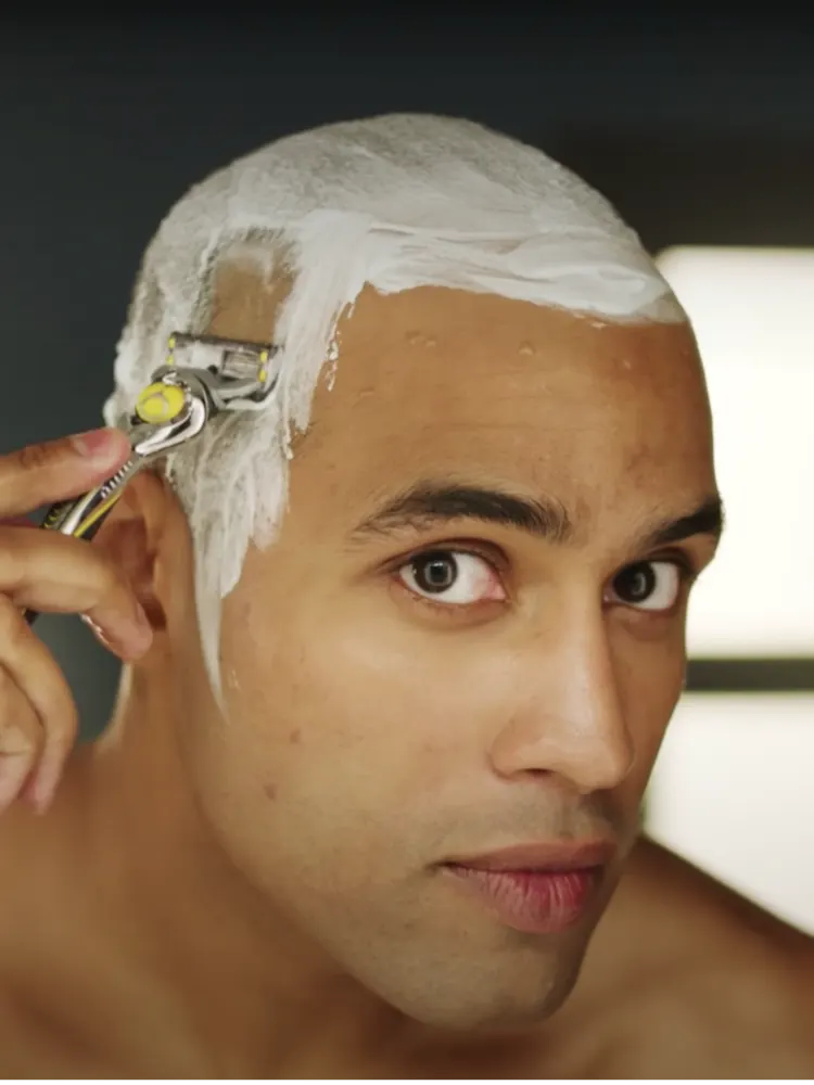 Hogyan borotválja a fejét - Gillette kopasz fejbőrápolás?