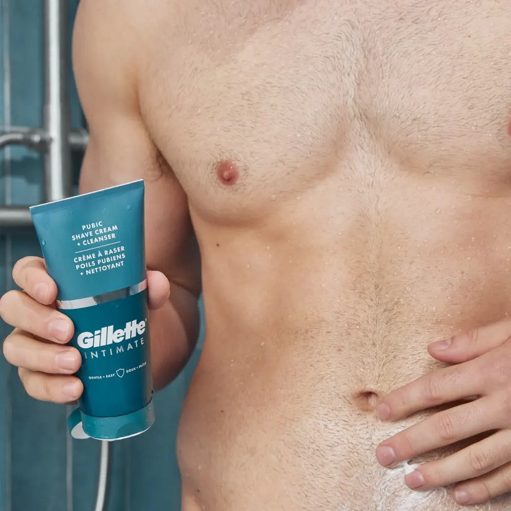 Gel na intimní holení Gillette 2 v 1 a mycí emulze pomáhají chránit třísla před podrážděním po holení.