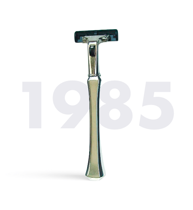 1985 ATRA Plus-kayganlaştırıcı şeritli ilk tıraş makinesi