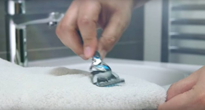 yaygın hatalar: Tıraş makinenizi havluyla kurutmak