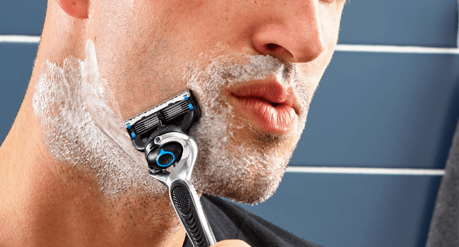 Tıraş jelleri ve köpükleri, tıraş sırasında sakaldaki nemi tutar