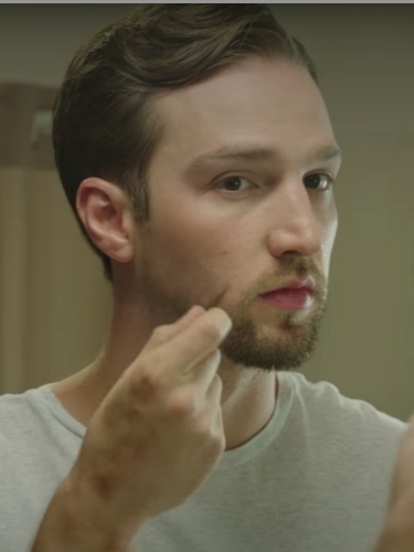 Tippek az arc borotválására: A szem ellen