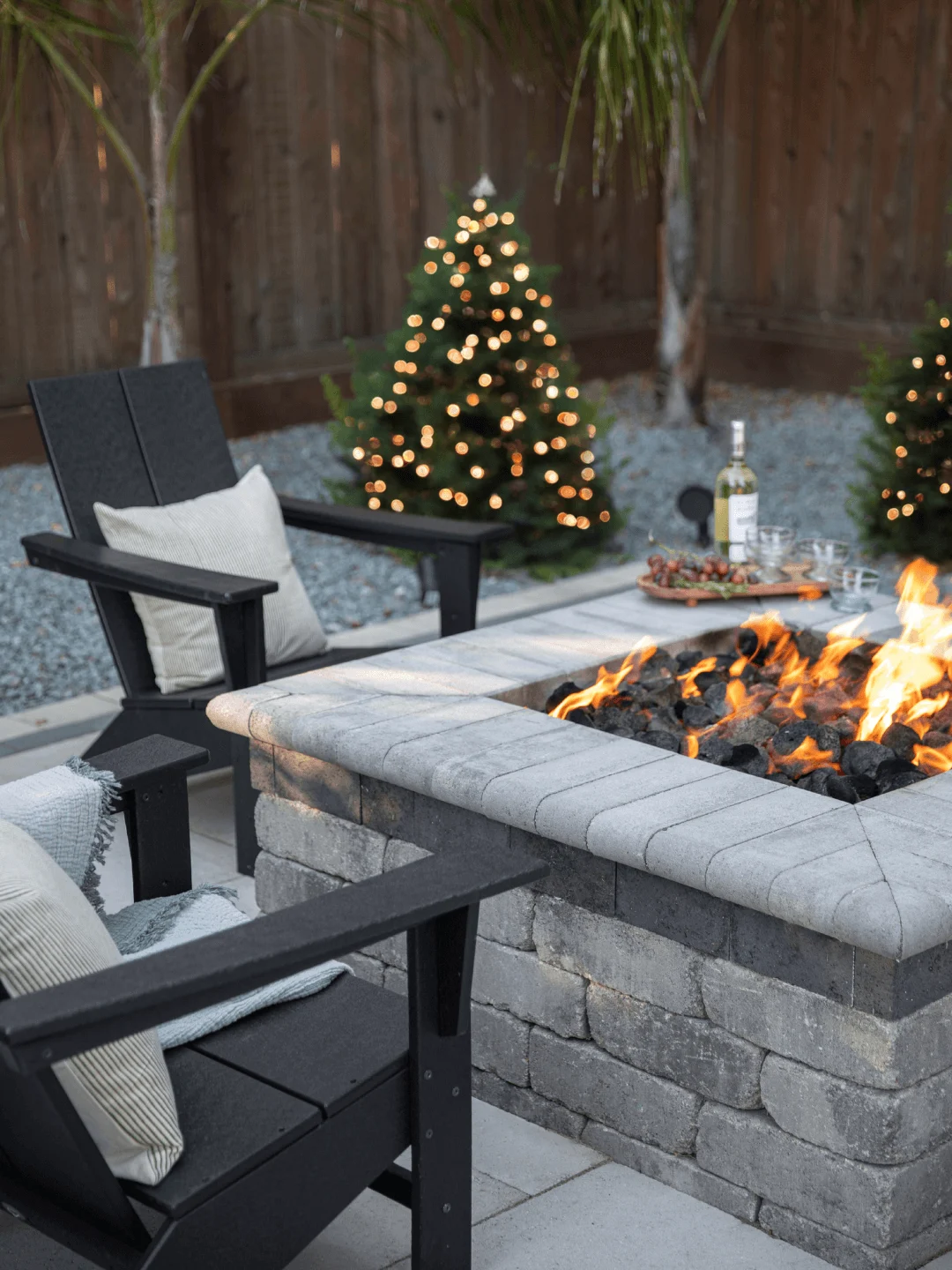 Cozy fire pit with a holiday feel 
