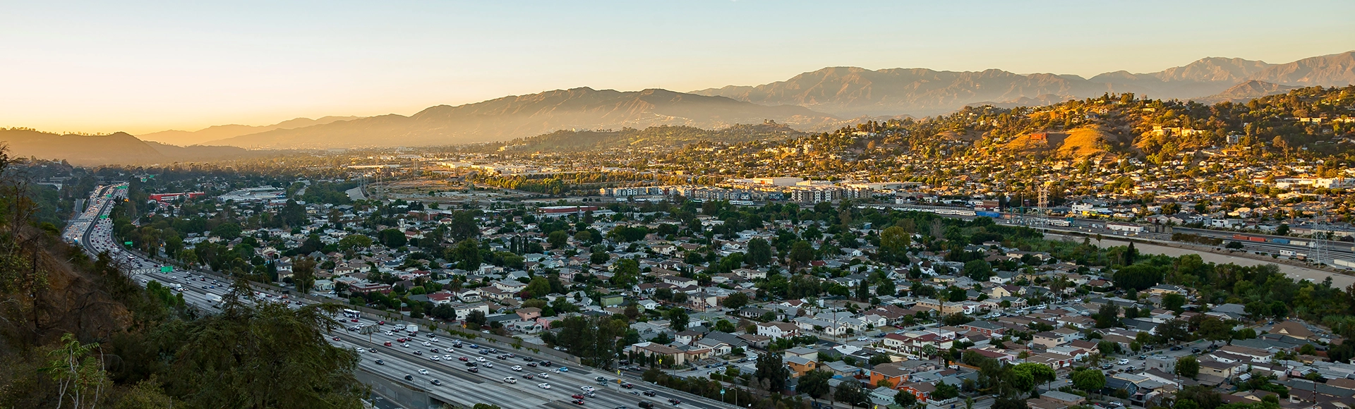 Wide landscape view of Glendale, California. 