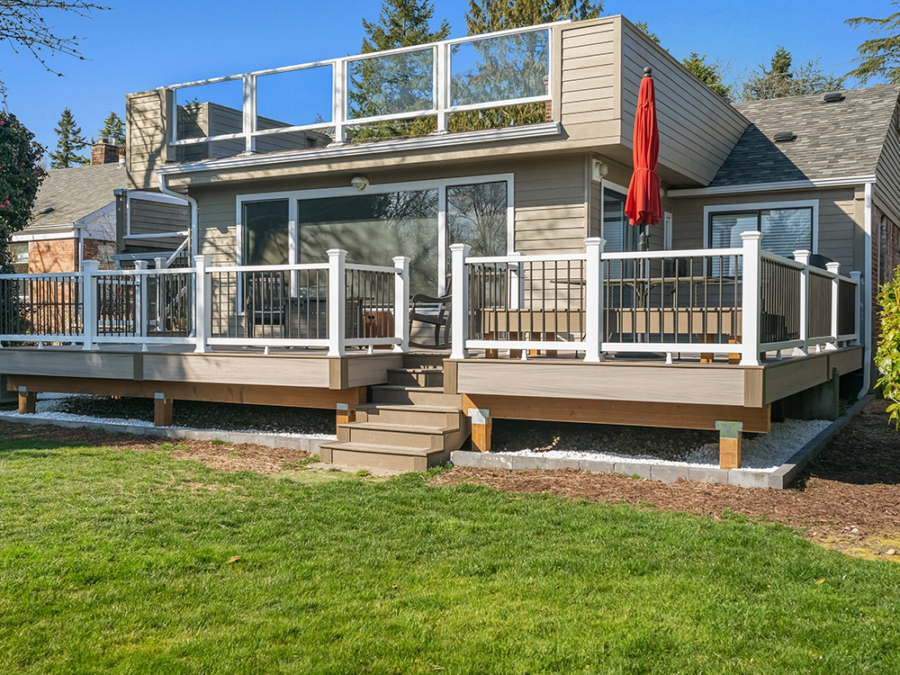 Large double decker deck in Washington. 