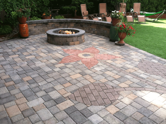 pavers with inlay pattern