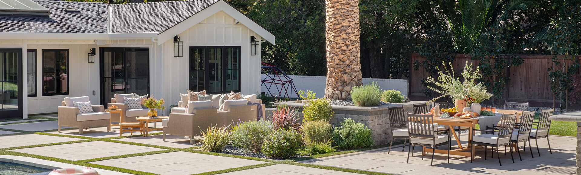 outdoor kitchen and patio pavers