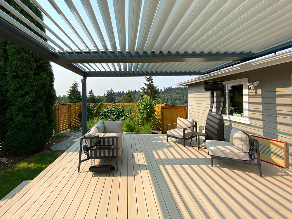 Deck and pergola in Seattle installed by System Pavers 