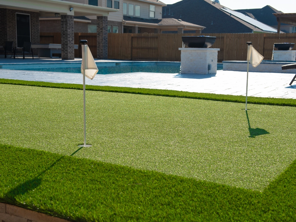 Backyard putting green, paver patio