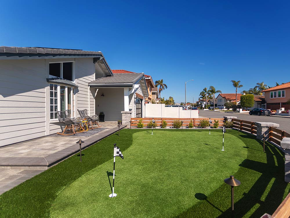 Backyard putting green