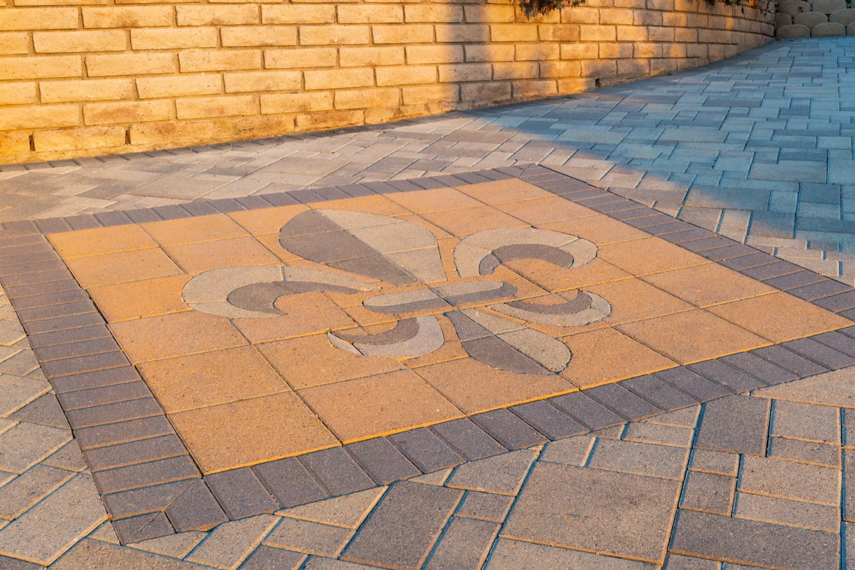 Fleur De Lis Paving Stone Detail Paver Driveway  With Max Curb Appeal