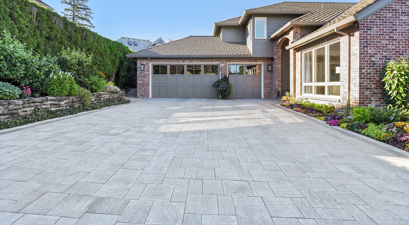 Driveway Pavers: Stone Driveway Paver Installation | System Pavers, image size:1635x900