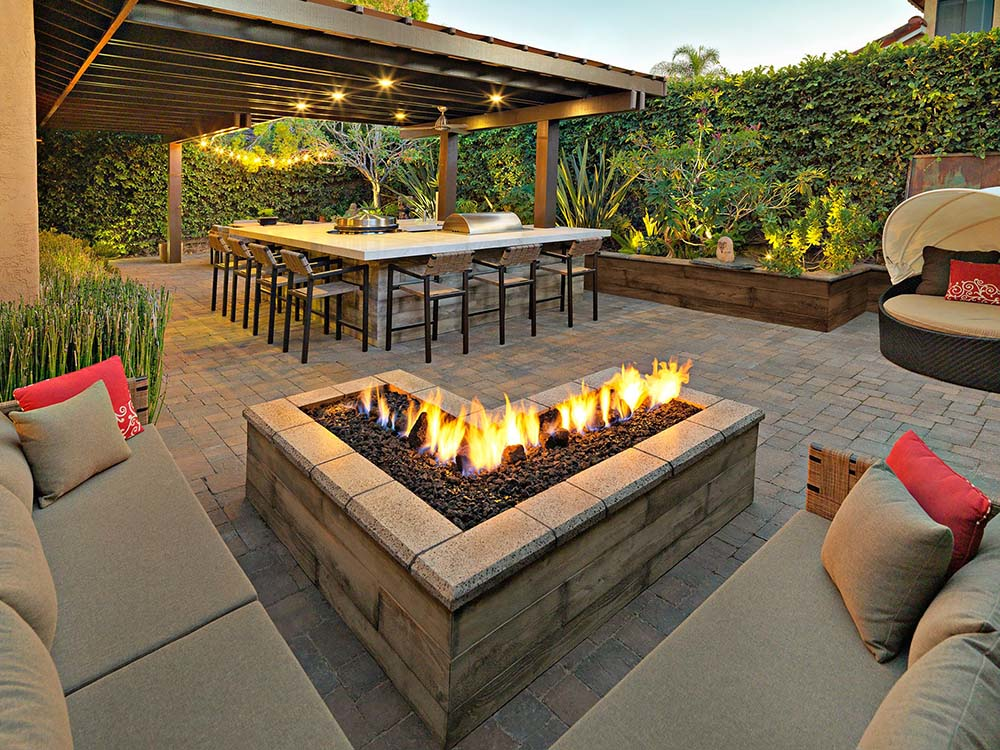 Fire pit, covered patio, outdoor kitchen