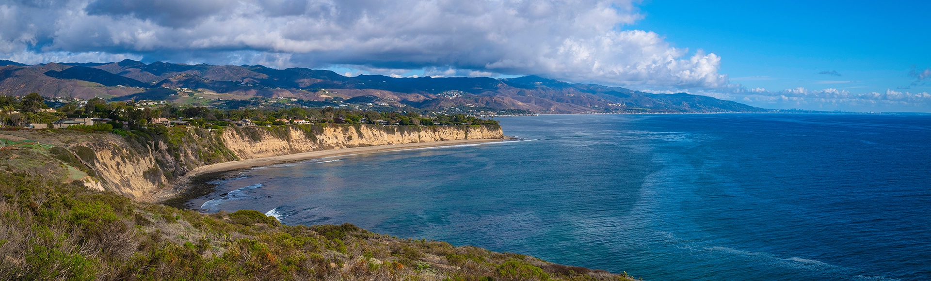 Rolling Hills coastline in California