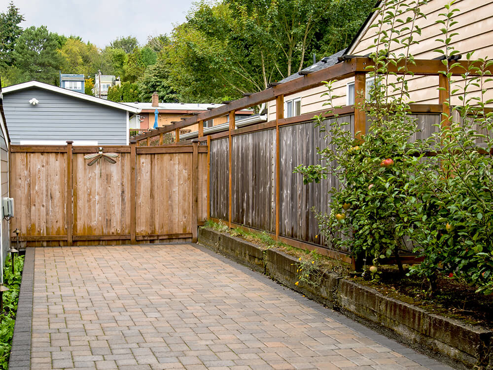 Driveway and walkway made of paving stones in Seattle, Washington