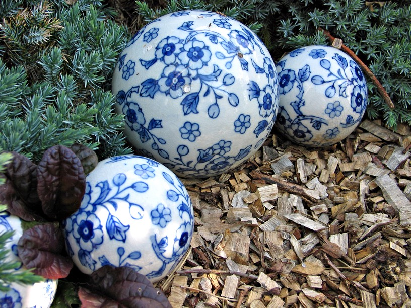 decorative porcelain globes