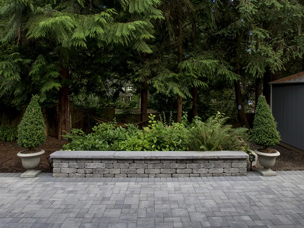 Paver patio, retaining wall seating