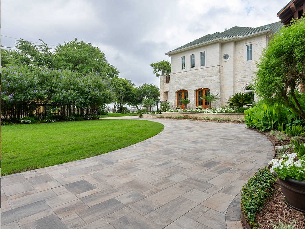 Beautiful paving stone driveway System Pavers installed outside Houston, Texas. 