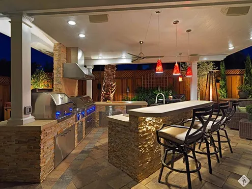 outdoor kitchen