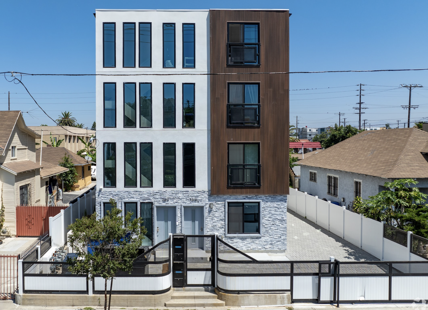 1419 W 35th St