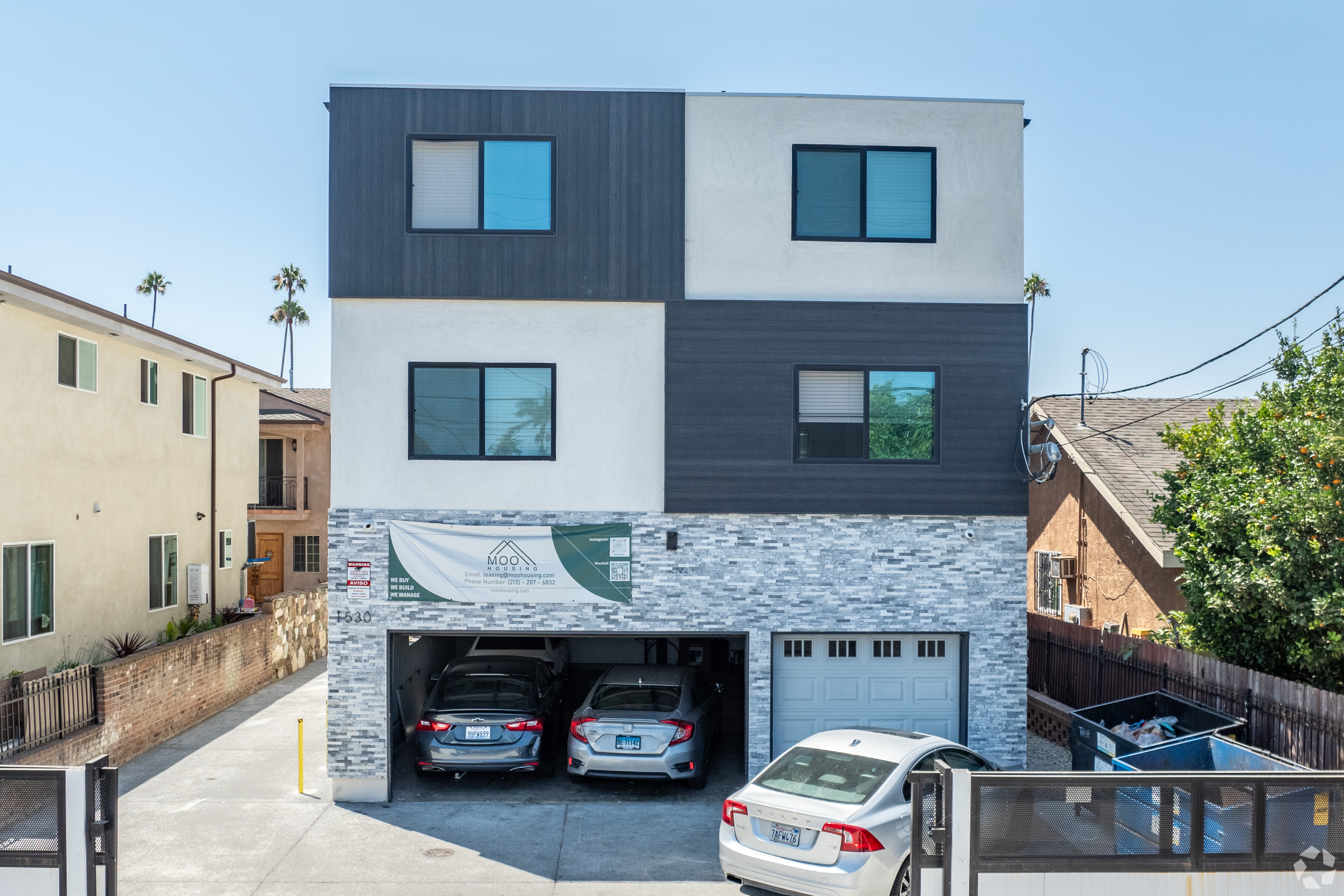 1530 W 37th St