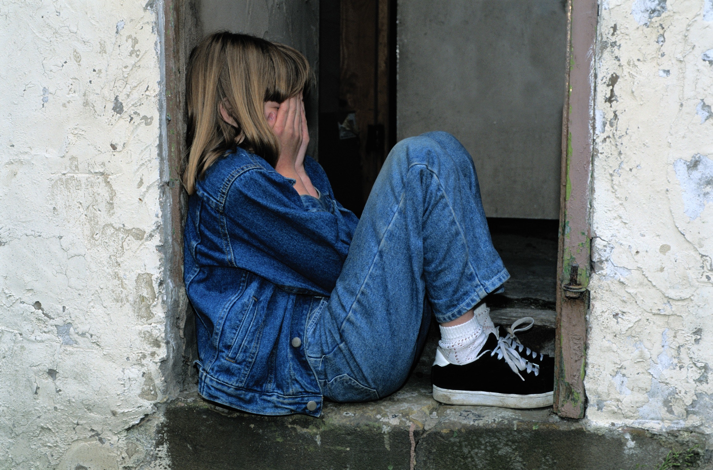 Reactive Attachment Disorder: Causes, Symptoms and Treatment