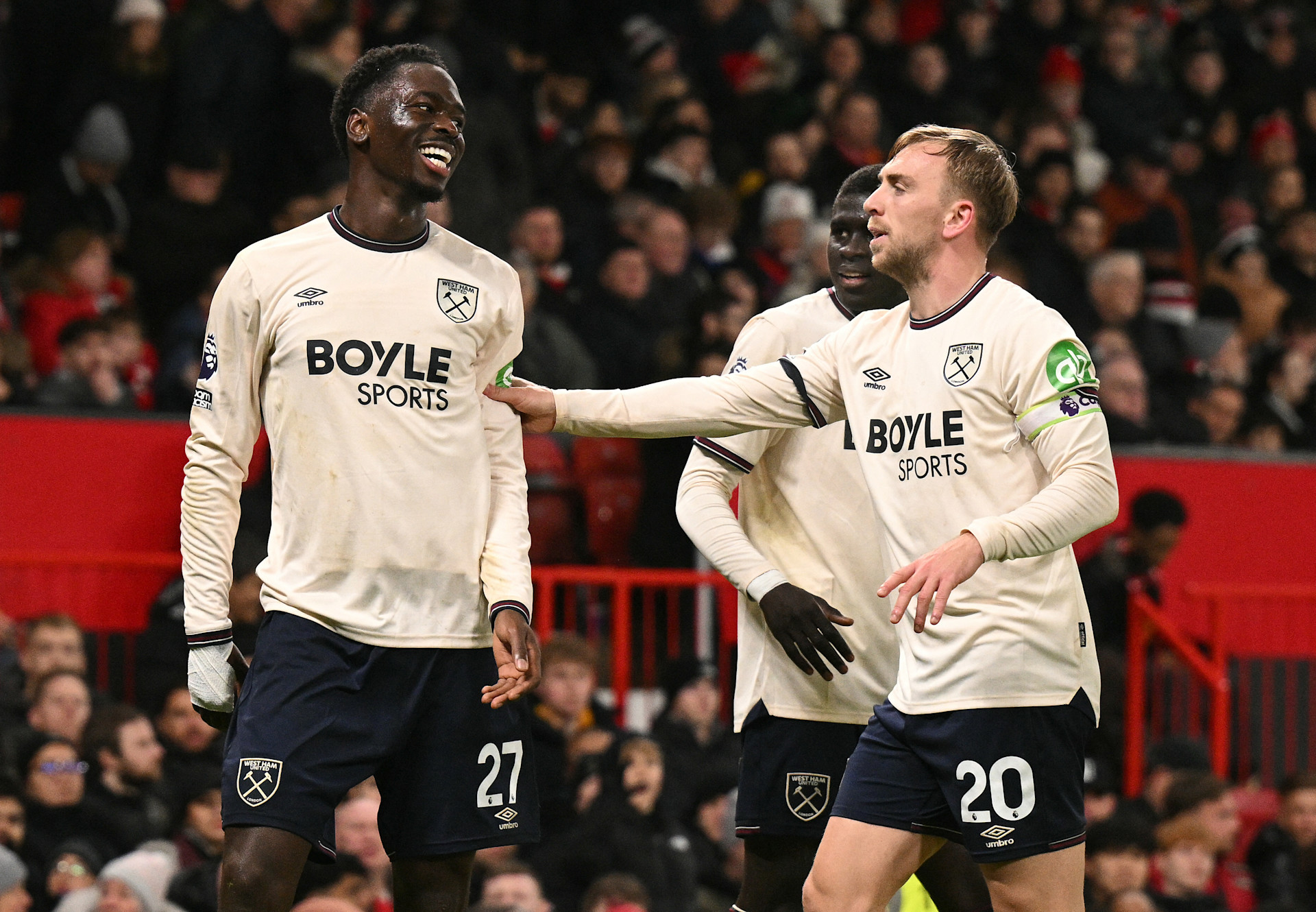 West Ham Fans To Drive Hearse To London Stadium In New Protest - Foto 9