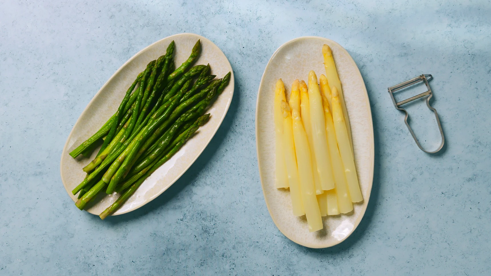 Cucinare gli asparagi verdi e bianchi