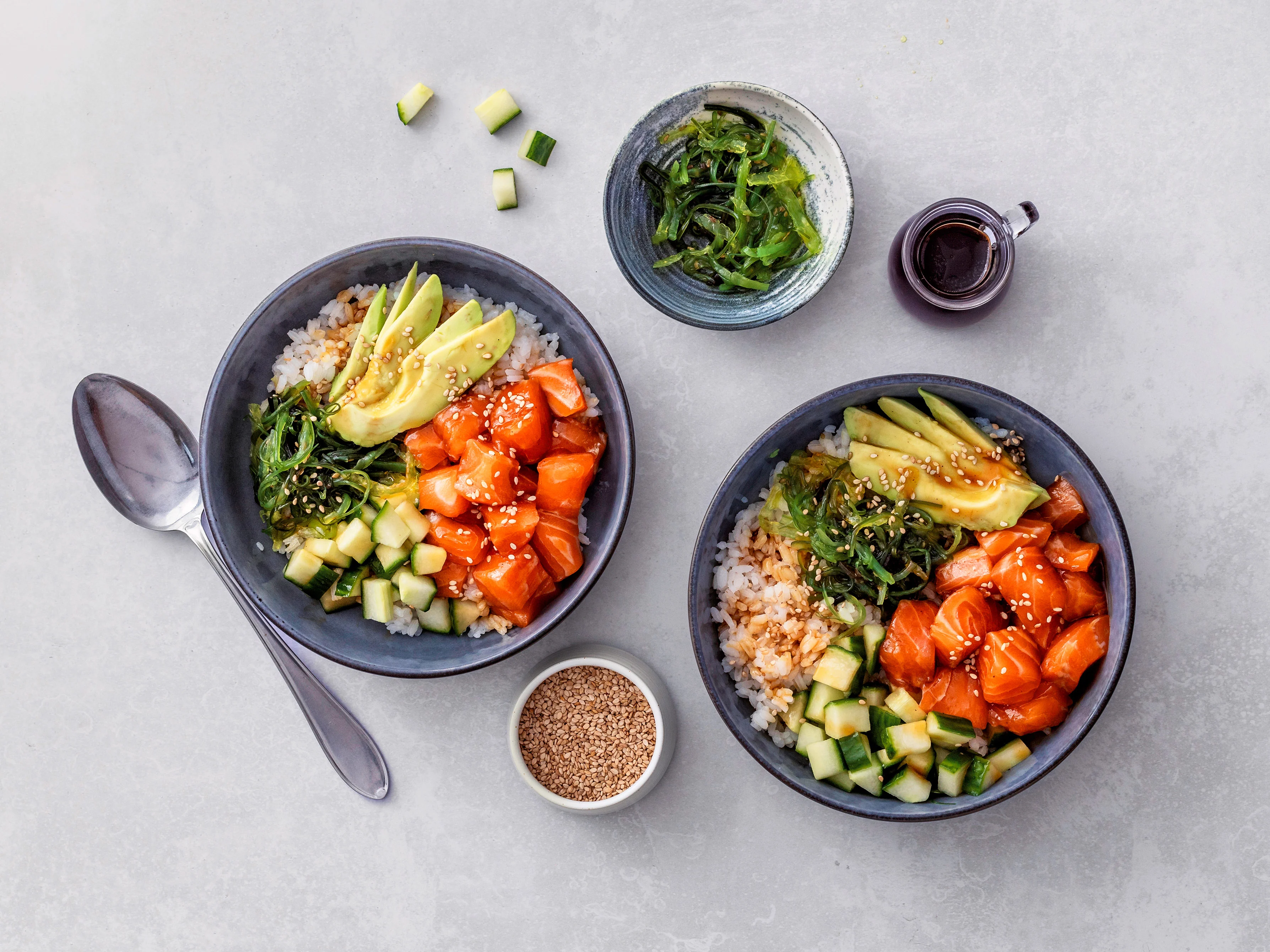 Poké-Bowl mit Lachs