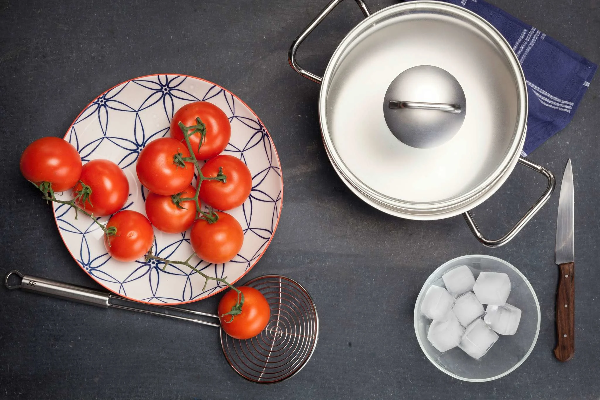 Peler des tomates