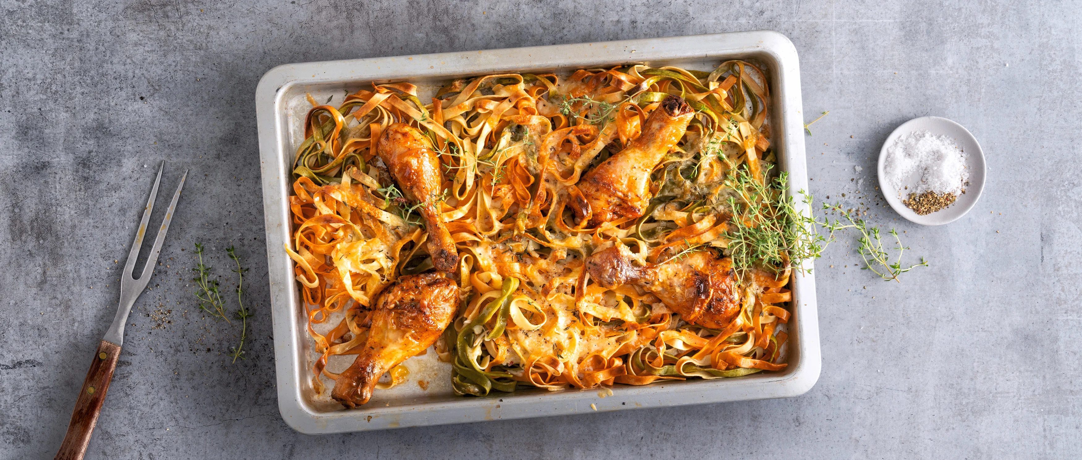 Poulet au four avec nouilles et fromage