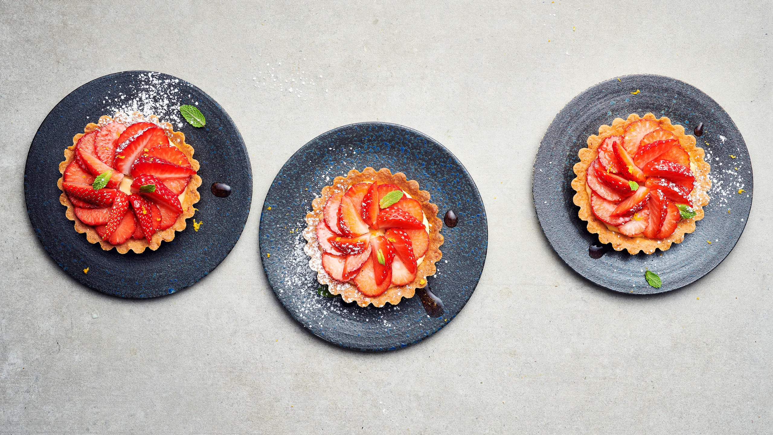 Vanillecreme-Tartelettes mit Erdbeeren