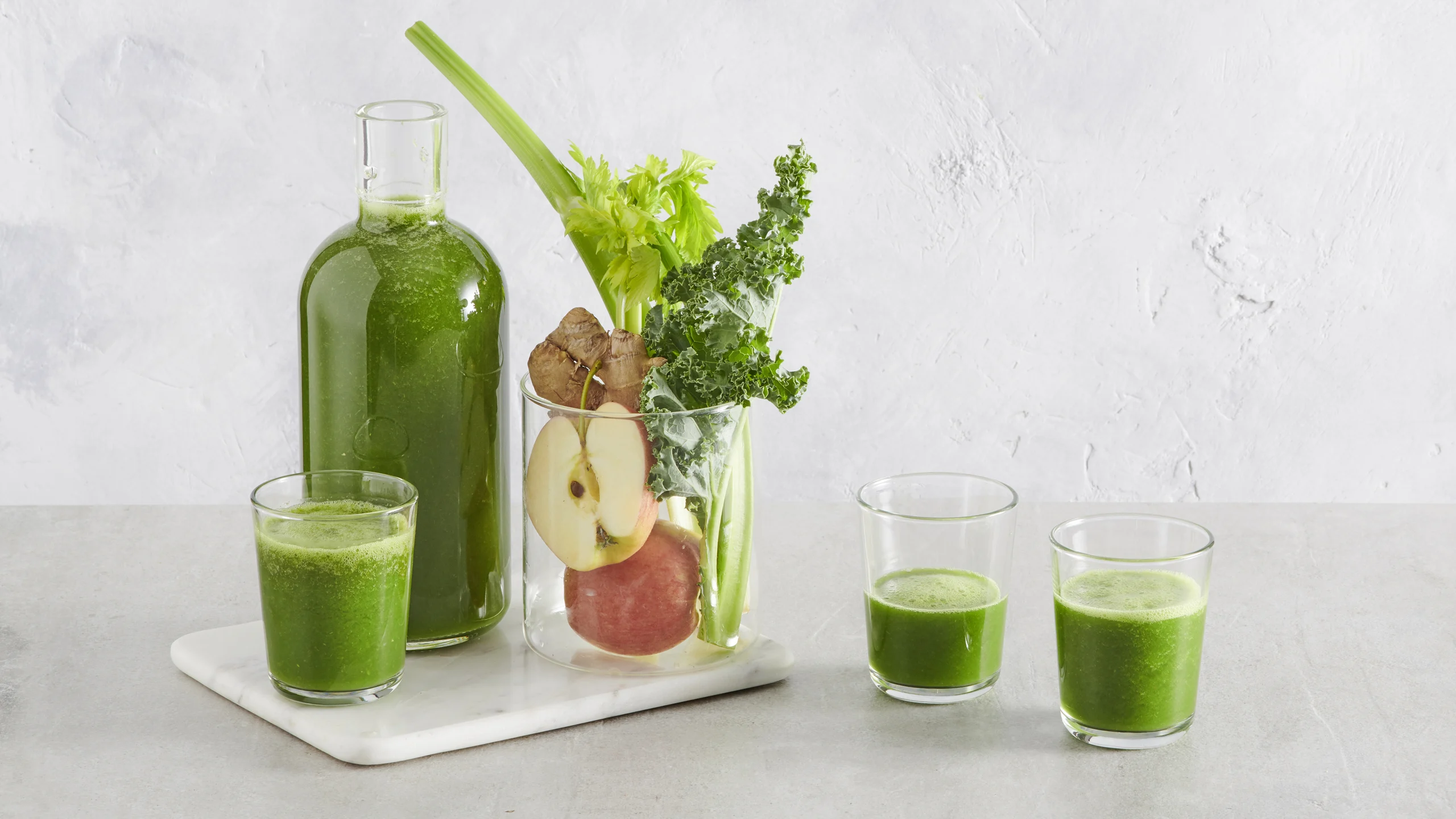 Federkohl-Smoothie mit Apfel und Ingwer