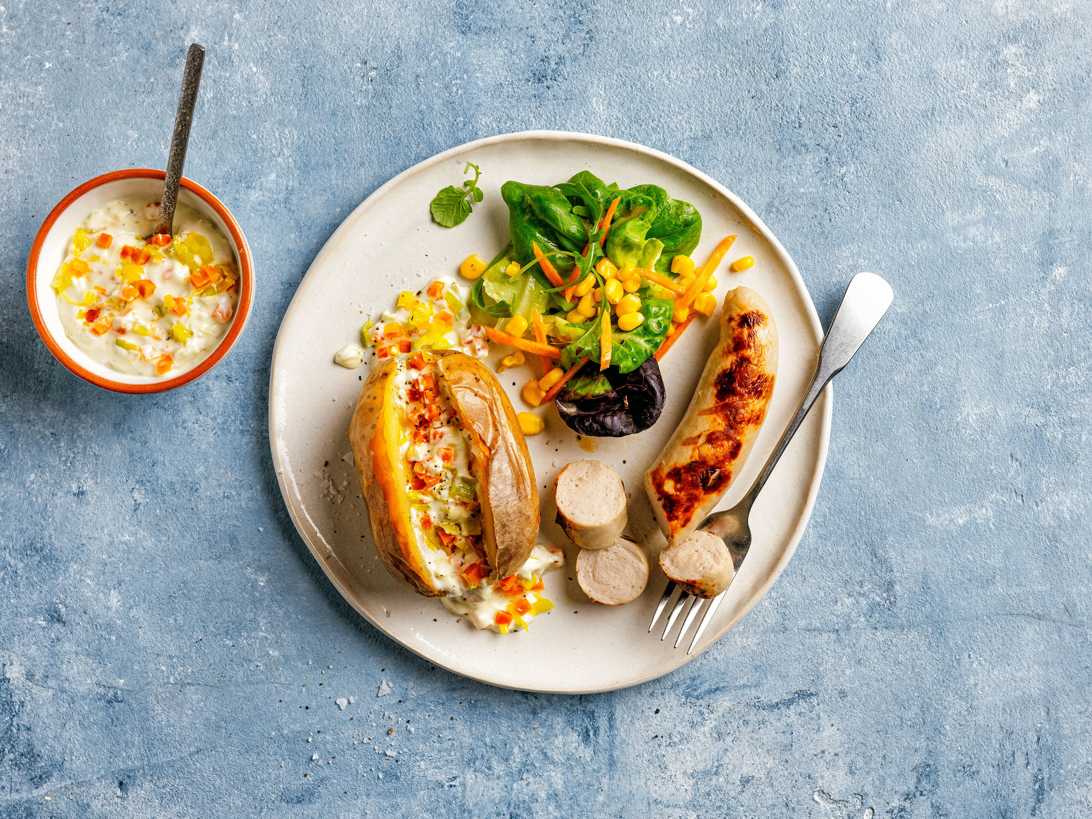 Bratwurst mit Baked Potato